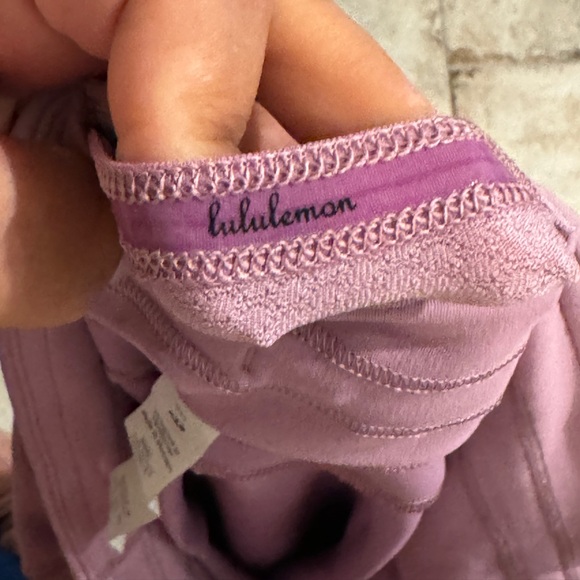 NWOT Lululemon leggings | side pockets | size 20| Mauve color - Picture 8 of 8